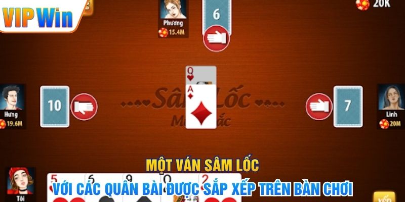 Sâm Lốc – Hướng Dẫn Luật Chơi Và Cách Xử Lý Bài Chi Tiết Một ván Sâm Lốc với các quân bài được sắp xếp trên bàn chơi